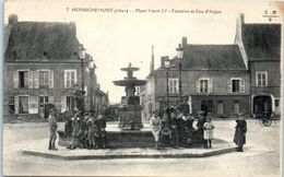 Delcampe - 18 - HENRICHEMONT --  Place Henri IV - Henrichemont