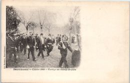 Delcampe - 18 - HENRICHEMONT -- Comice 1902 - Cortège Au Champ De Foire - Henrichemont