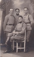 Delcampe - JOLIE CARTE PHOTO SERGENT ET 3 SOLDATS DU 5 EME REGIMENT - Regimente