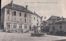 Delcampe - THEYS Hôtel De Ville Et Rue Des Fontaines (1915) - Theys