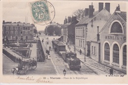 Delcampe - 18 - VIERZON - TRAIN  PLACE DE LA REPUBLIQUE - USINE MACHINES AGRICOLES MERLIN & CIE - Vierzon