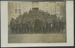 Delcampe - Trombinoscope Militaire , N° 104 Sur Les Képis , Ecrite Au Dos En 1912  - Zbc54 - Kasernen