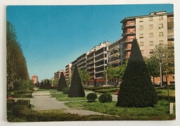 Delcampe - LODI - GIARDINI PUBBLICI CON VIA IV NOVEMBRE VIAGGIATA FG - Lodi