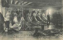 Delcampe - D-18-923 :  HENRICHEMONT. TANNERIE DE BOISBELLE. ECHARNAGE. METIER DU CUIR. - Henrichemont