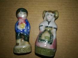 Delcampe - AUVERGNE - COUPLE HOMME FEMME 1992 - FEVES BRILLANTES - Région