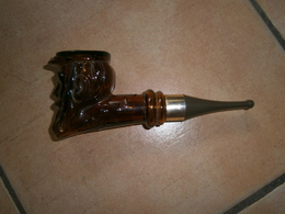 ANCIENNE PIPE EN VERRE  AVON  ( Vide ) - Flacons (vides)