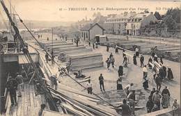 22-TREGUIER- LE PORT DECHARGEMENT D'UN VAPEUR - Tréguier