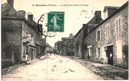 BARENTON .... LA RUE DE LA POSTE - Barenton