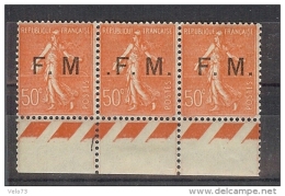 FM 6+6a+6b SE TENANT  ** CHARNIERE SUR LE BORD DE FEUILLE - Francobolli  Di Franchigia Militare