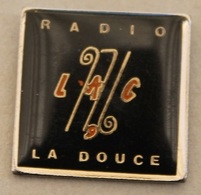 RADIO LAC LA DOUCE - GENEVE - SUISSE - RADIO SWISS -     (20) - Médias