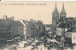 CPA 50 LA HAYE DU PUITS La Place Ducloux Jour De Marché - Sonstige & Ohne Zuordnung