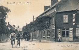 CPA 60 Carte Rare FROISSY L'avenue Des Tilleuls Animée Avec Cyclistes Plaques Publicitaires Bouillon KUB En Façade - Froissy