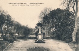 CPA 85 FONTENAY LE COMTE Institution Jeanne D'Arc La Cour De La Sainte Vierge Devant La Maison - Fontenay Le Comte