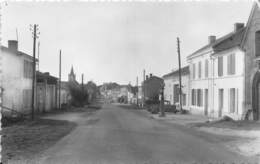 17-PONT-L'ABBE-D'ARNOULT- ROUTE DE SAINT-JEAN- VOIR POMPES A ESSENCE - Pont-l'Abbé-d'Arnoult