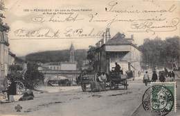 24-PERIGUEUX- UN COIN DU COURS FENELON ET RUE DE L'ABREUVOIR - Périgueux