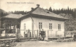 T2/T3 1910 Terebesfejérpatak, Terebes (Trebusa), Dilove; Csend?r Laktanya Csend?rökkel / Gendarme Barrack With Gendarmes - Non Classés