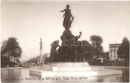** T2 Paris, Le Triomphe De La Réublique, Place De La Nation / Square, Monument - Non Classés