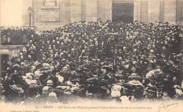 29-BREST- LES SOEURS DE L'HÔPITAL QUITTANT L'ESGLIE ST-LOUIS LE 20 NOVEMBRE 1903 - Brest