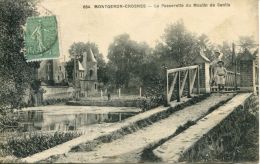 N°64093 -cpa Montgeron Crosnes -la Passerelle Du Moulin De Senlis- - Montgeron