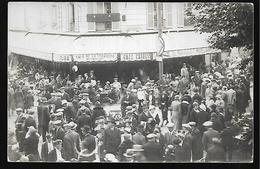 Cpa St004110 Café De La Terrasse M Chaillot, Foule , Marchands Ambulants , Arrêt Autocar Renault , Marché ?carte Photo - Cafés