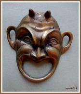 Masque Miniature En Bronze Ou Laiton : Démon, Grotesque - Bronzen