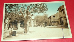 CARTE POSTALE VAUCLUSE : PIOLENC , PLACE DU PORTAIL NEUF ,  ETAT VOIR PHOTO  . POUR TOUT RENSEIGNEMENT ME CONTACTER. REG - Piolenc