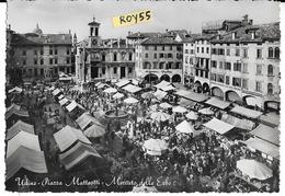 Friuli Venezia Giulia-udine Piazza Matteotti Mercato Delle Erbe Veduta Bancarelle Folla Al Mecato Bella Animatissima - Udine