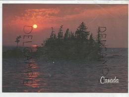 Coucher De Soleil Canadien. Ile Sur Un Lac. - Cartes Modernes