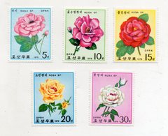 COREA DEL NORD - 1979 - Lotto Di 5 Francobolli Tematica " Fiori - Rose " - Nuovi ** - (FDC10912) - Korea (Noord)