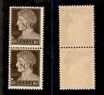 21332 REPUBBLICA SOCIALE - GNR BRESCIA - 1943 - 10 Cent (471/Il+471/I) - Coppia Verticale (pos.186/196) - R Accostato A  - Autres & Non Classés