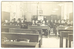 Cpa Carte-photo Groupe De Jeunes Hommes, Classe, école - Ecoles