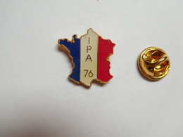 Beau Pin's , Police , IPA 76 , Carte De France Tricolore , Seine Maritime - Police