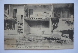51 - Les Inondations De JUVIGNY (janvier 1910) La Maison De M.l'abbé COLLARD , Dont Toute La Façade Est écroulée - Inondations