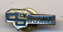 {07264} Pin's " Diamant Boart " .            " En Baisse " - Marcas Registradas