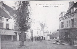 REPRODUCTION DE C P A---21----ARNAY LE DUC---place Président Carnot Et Maison Du XVè Siècle--voir 2 Scans - Aignay Le Duc