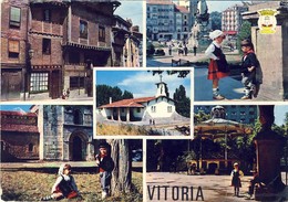 VITORIA: Niños Vascos En Lugares Tipicos - Álava (Vitoria)