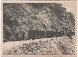 Photo Originale Beau Format XIXème Chasseurs Alpins Une Halte Hautes Ou Basses Alpes - Ancianas (antes De 1900)