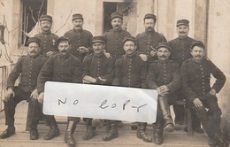 DOSNON - Militaires Qui Posent   ( Carte-photo )      Rare - Andere & Zonder Classificatie