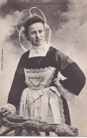 Jeune Fille De CHATEAUNEUF Du FAOU - Châteauneuf-du-Faou