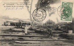 T2/T3 Abidjan, Abidjean; Un Coin Des Ateliers Du Chemin De Fer De Lokodjo L.S. / A Corner Of The Railway Workshops. TCV  - Non Classificati