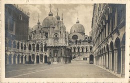 T2/T3 Venice, Venezia; Palazzo Ducale, Cortile / Palace Courtyard (EB) - Unclassified