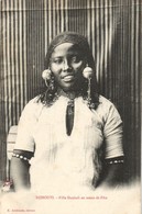 ** T2/T3 Djibouti, Fille Dankali En Tenue De Fete / African Folklore (fl) - Non Classificati