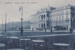 ITALIE. TRIESTE. Piazza Unità R. Prefettura  ( Tramway 09 + Pub Brill ) - Trieste (Triest)