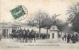 33-LIBOURNE- PLACE DES CASERNES , RENTREE DES DRAGONS - Libourne