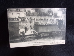 Tirage Original. Grève Générale Des Chemins De Fer ( Octobre 1910) Grévistes Arrêtant Un Train. Voir 2 Scans . - Grèves