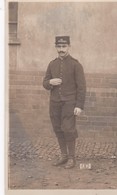 CARTE PHOTO . MILITARIA. Soldat . Sur Képi :N° 30 (à Ses Pieds, N°54) - Regiments