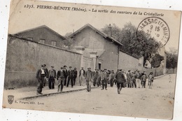 PIERRE-BENITE LA SORTIE DES OUVRIERS DE LA CRISTALLERIE - Pierre Benite