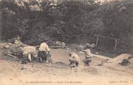 La Roche Sur Yon   85  :    Lavoir A La Brossardière    (voir Scan) - La Roche Sur Yon