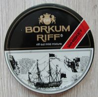 AC - BORKUM RIFF FLOAVORED BOURBON WHISKEY FOR EXQUISITE TASTE TOBACCO EMPTY TIN BOX FOR COLLECTION - Schnupftabakdosen (leer)