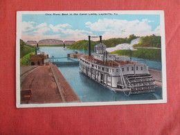 Ohio River Boat In Canal Locks    - Kentucky > Louisville Ref 3034 - Louisville